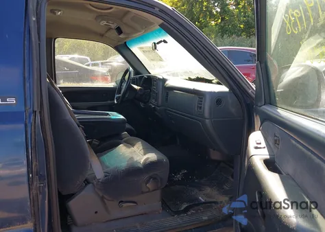 2001 Chevrolet Silverado 1500 Ls z USA, uszkodzony, nr VIN 1GCEC14W31Z236429